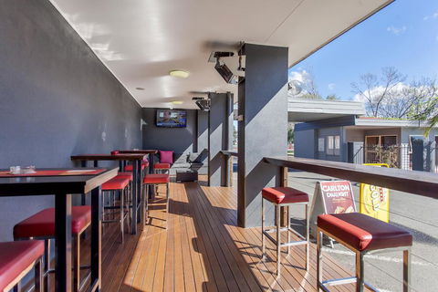 Sunshine Motor Inn - E Caravan Parks 2