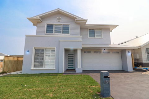 Surfers Paradise At Catherine Hill Bay - E Caravan Parks 1