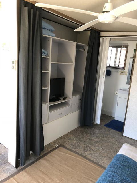 Surfrider Caravan Park - E Caravan Parks 1