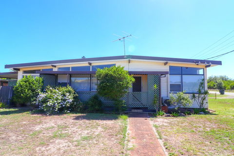 Surfs Up - E Caravan Parks 0