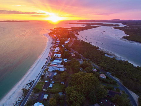 Surfs Up - E Caravan Parks 2