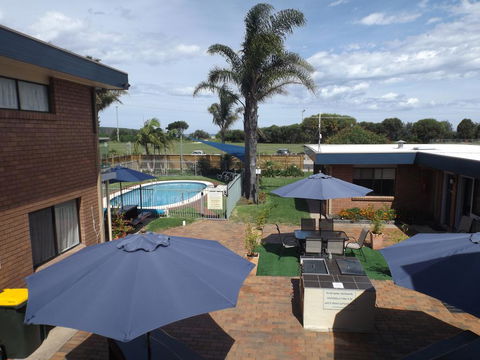 Surfside Merimbula Holiday Apartments - E Caravan Parks 0