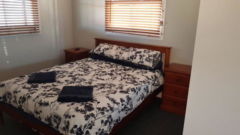 Sustainable B&B By The Bay - E Caravan Parks 1