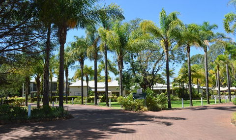 Swan Valley Oasis Resort - E Caravan Parks 0