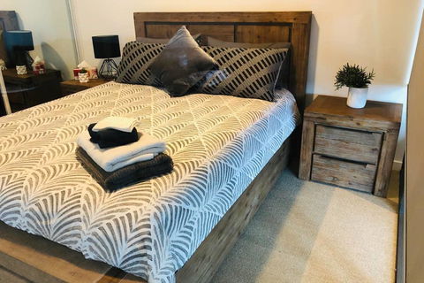 Sydney Olympic Park Luxury Apartment - E Caravan Parks 1