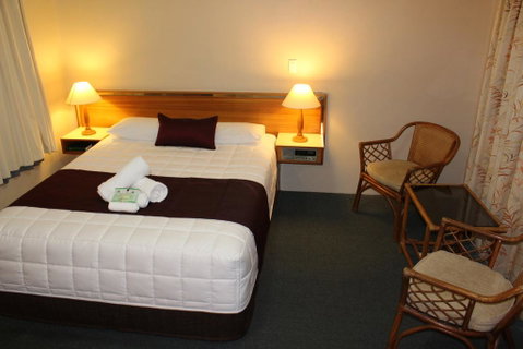 Tabourie Lake Motor Inn - E Caravan Parks 2