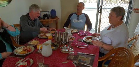 Taits Place Vineyard B & B - E Caravan Parks 3
