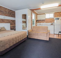 Tally Ho Motor Inn - E Caravan Parks