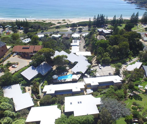 Tathra Beach House Holiday Apartments - E Caravan Parks 0