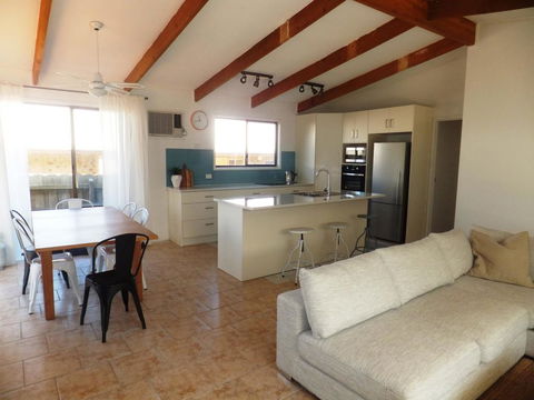 TERRIFIC ON TAMARA CRESCENT - E Caravan Parks 3