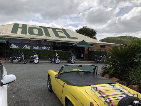 The Advancetown Hotel - E Caravan Parks 1