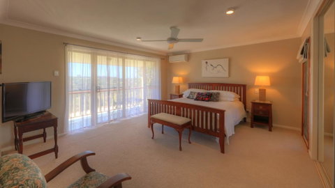 The Avenue At Montville Gracious House - E Caravan Parks 2