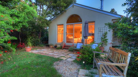 The Avenue At Montville Luxury Cottage - E Caravan Parks 0