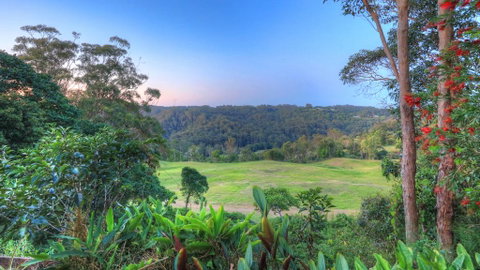The Avenue At Montville Luxury Cottage - E Caravan Parks 3