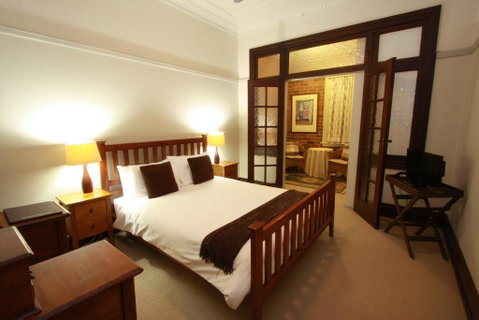 The Bank Guesthouse - E Caravan Parks 2