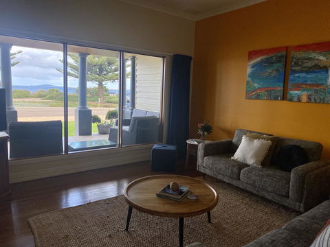 The Beach House & Villas - E Caravan Parks 2