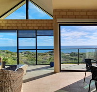 The Beach House - Port Bouvard - E Caravan Parks