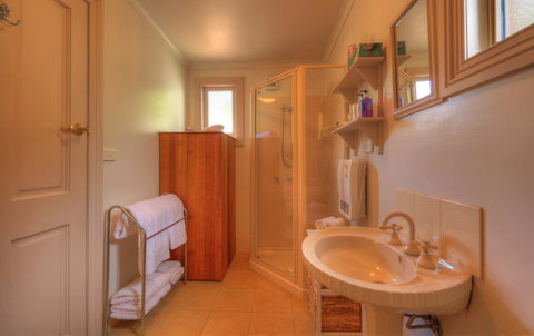 Ellie\'s Cottages - E Caravan Parks 17