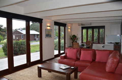 Yolla Beach House - E Caravan Parks 9