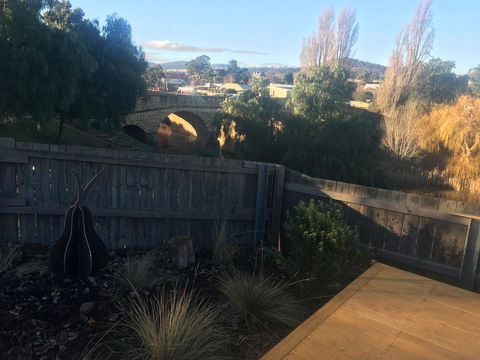 Bridge View Retreat - E Caravan Parks 9
