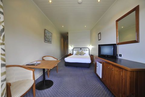 Strahan Village - E Caravan Parks 19
