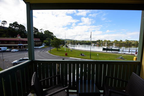 Strahan Village - E Caravan Parks 21