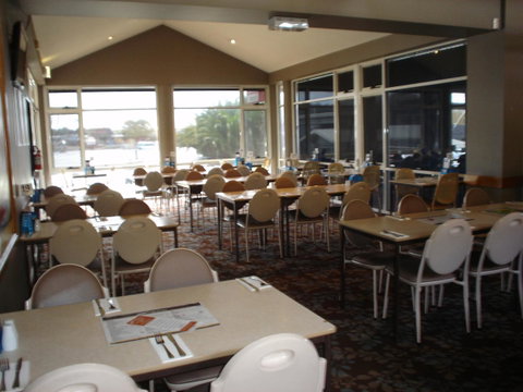 Argosy Motor Inn - E Caravan Parks 33