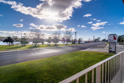 Argosy Motor Inn - E Caravan Parks 14