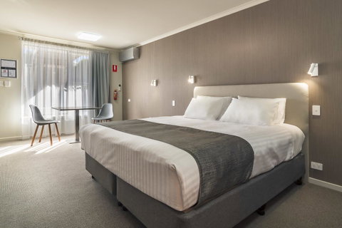 Argosy Motor Inn - E Caravan Parks 12