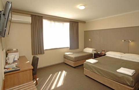 Argosy Motor Inn - E Caravan Parks 2
