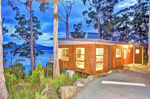 Stewarts Bay Lodge - E Caravan Parks 15