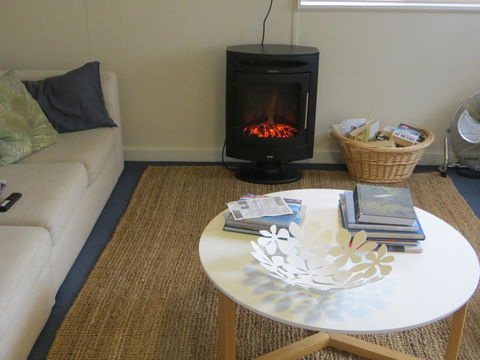 The Cabin 96 - E Caravan Parks 9