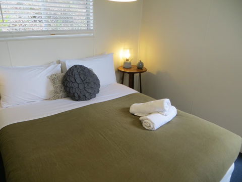 The Cabin 96 - E Caravan Parks 14