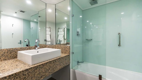Hotel Grand Chancellor Hobart - E Caravan Parks 16