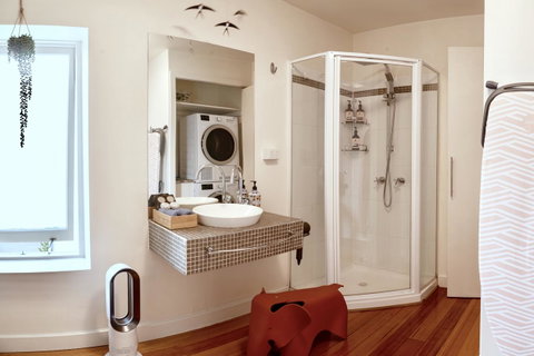 Lotus Gogh Apartment - E Caravan Parks 24