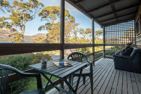 Freycinet Timber Cottage 1 - E Caravan Parks 3