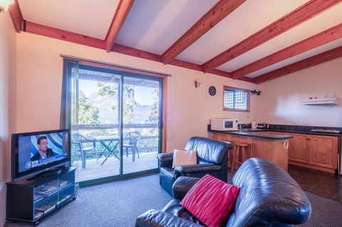 Freycinet Timber Cottage 1 - E Caravan Parks 1