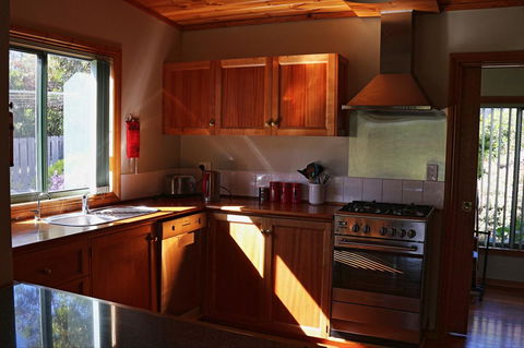 Hazards Beach House - E Caravan Parks 4
