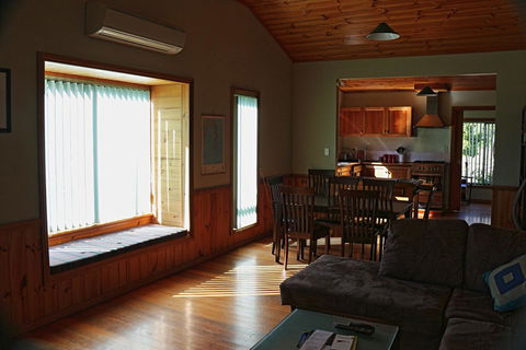 Hazards Beach House - E Caravan Parks 6