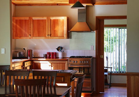 Hazards Beach House - E Caravan Parks 5