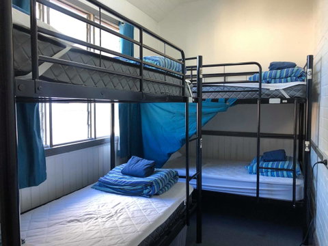 The Nook Backpackers - E Caravan Parks 17