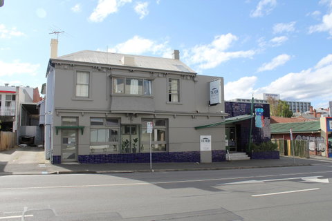 The Nook Backpackers - E Caravan Parks 27