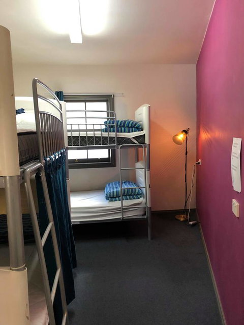 The Nook Backpackers - E Caravan Parks 10