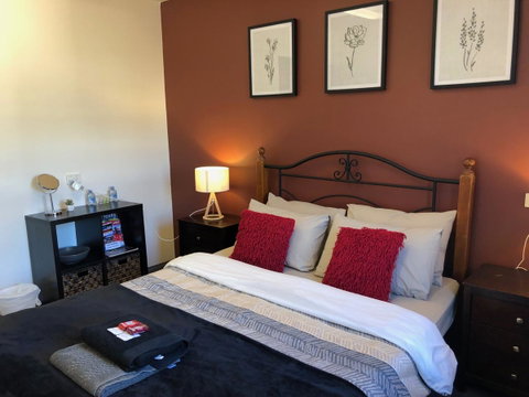 The Nook Backpackers - E Caravan Parks 26
