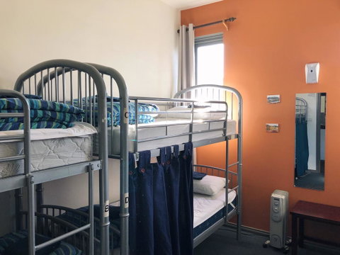 The Nook Backpackers - E Caravan Parks 9
