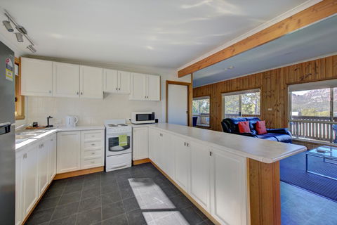 Freycinet Sanctuary 4 - E Caravan Parks 3