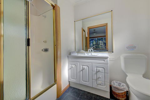 Freycinet Sanctuary 4 - E Caravan Parks 9