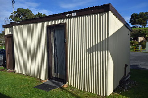 Lettes Hideaway - E Caravan Parks 3