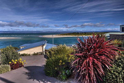 The Strand ~ On The Edge Of The Beach - E Caravan Parks 1