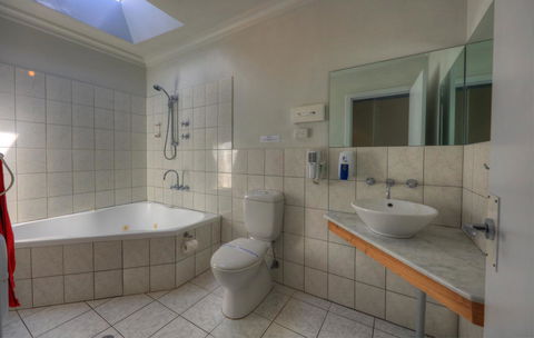 Port Arthur Motor Inn - E Caravan Parks 11